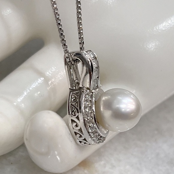 White South Sea Pearl White Topaz Sterling Silver Pendant Necklace - Picture 4 of 12